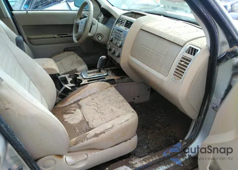 2010 Ford Escape Limited z USA, uszkodzony, nr VIN 1FMCU9EG6AKC93867